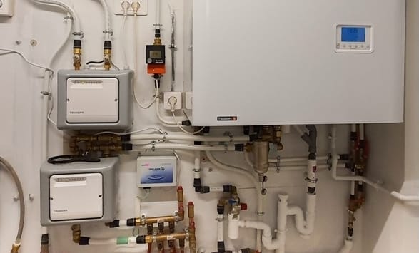 Vue complète de l’installation ULF 2.1 avec chaudière Frisquet et système de filtration